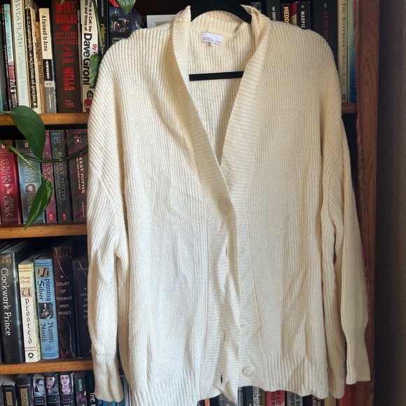 Danielle Bernstein Cardigan - Picture 3 of 6